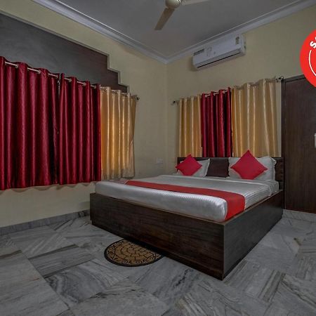 Oyo 12960 Hotel Adrija Salt Lake City Екстериор снимка