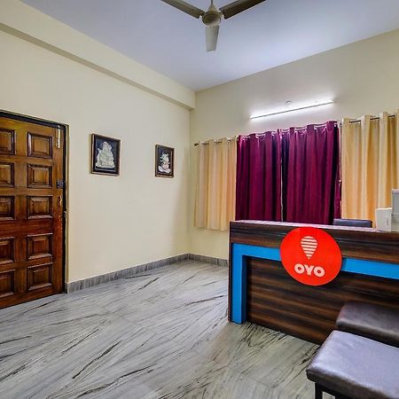 Oyo 12960 Hotel Adrija Salt Lake City Екстериор снимка