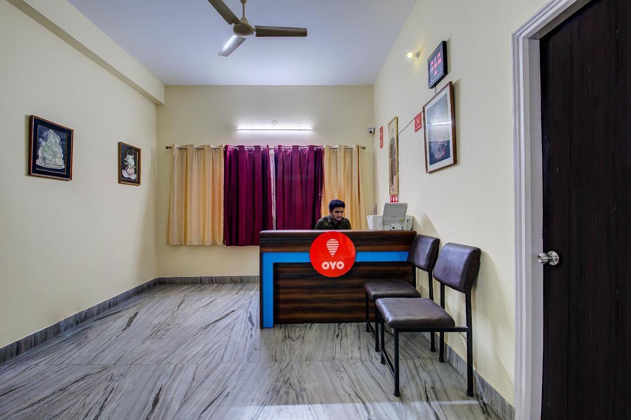 Oyo 12960 Hotel Adrija Salt Lake City Екстериор снимка