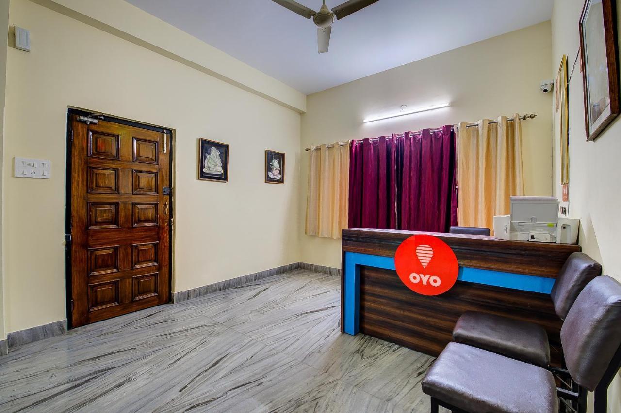 Oyo 12960 Hotel Adrija Salt Lake City Екстериор снимка