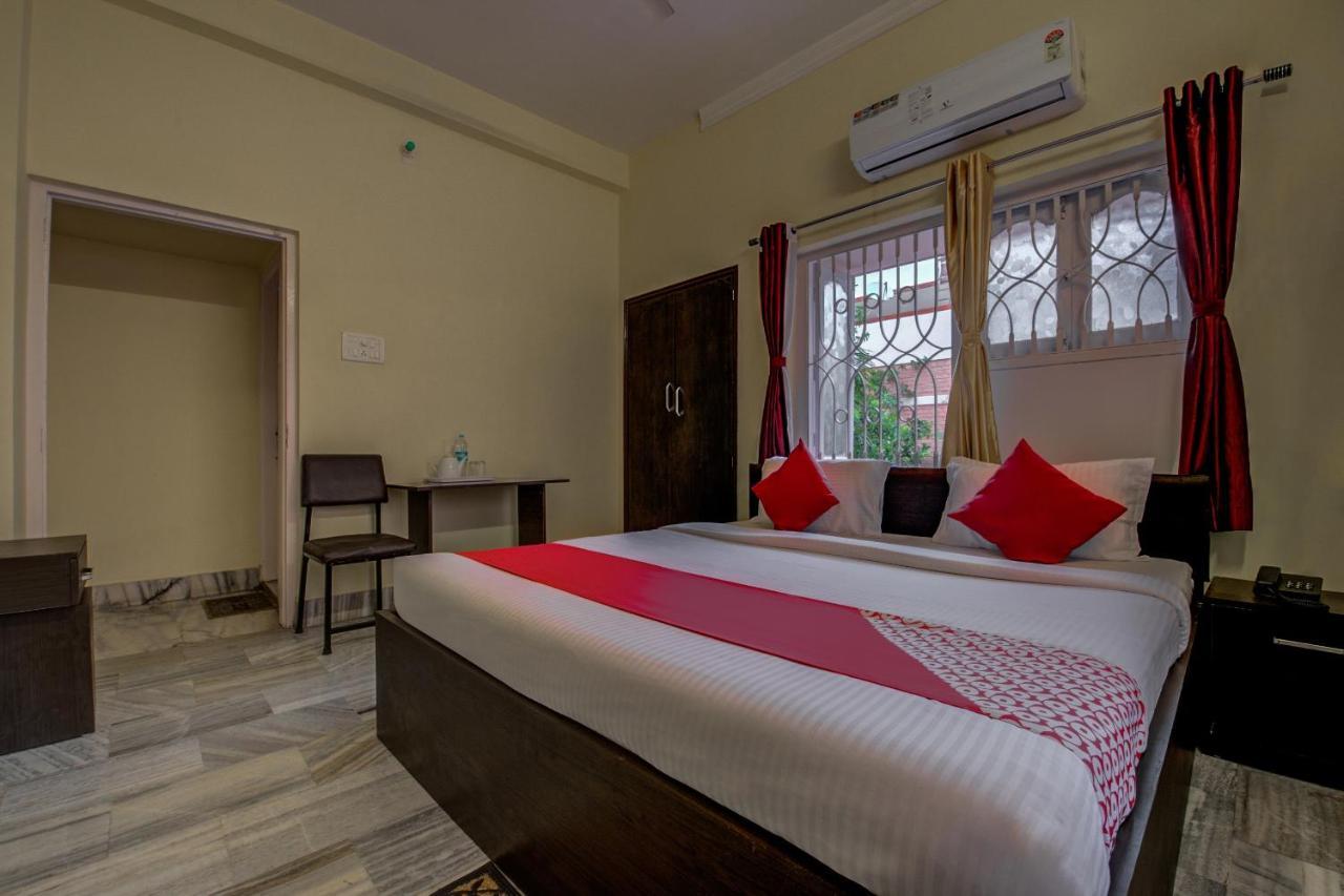Oyo 12960 Hotel Adrija Salt Lake City Екстериор снимка